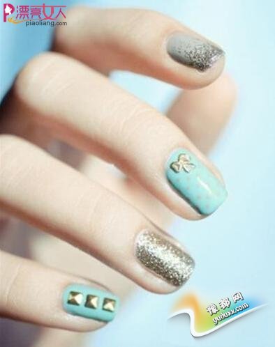 唯美梦幻蓝色系美甲 让指尖妖娆点