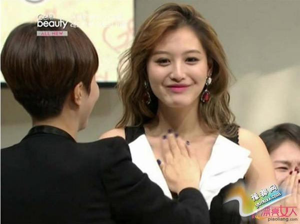 性感锁骨化妆术 迷人锁骨轻松拥有