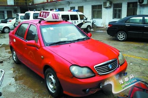 莉莉的家人说,这就是那辆涉事出租车 网络截图 莉莉的家人说,这就是那辆涉事出租车 网络截图