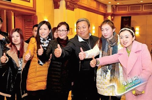 “网络首善”@钢子率团来郑:我要裸捐170亿