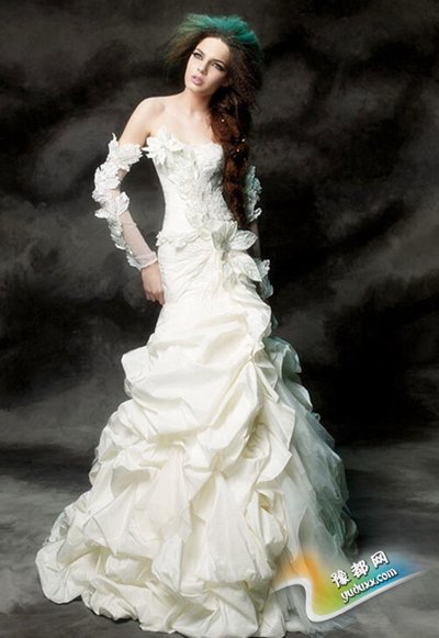 新娘试穿婚纱的小技巧 轻松寻到完美嫁衣