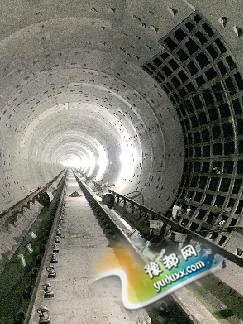  郑州地铁2号线一期隧道全线贯通 明年试运营