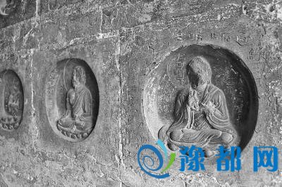 开封千年古塔被游客乱刻乱画 遍布“到此一游”