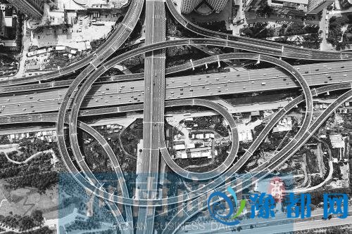 郑州市农业路中州大道互通式立交试通车