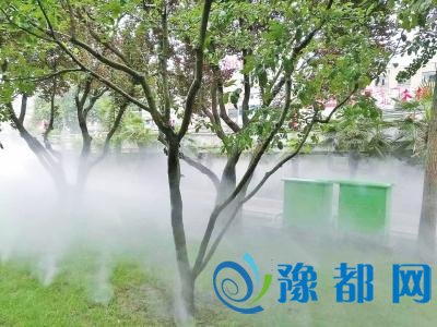 郑州多处尝试用雾森系统除霾 人工造雾恍若仙境