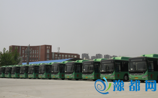  郑州快速公交加密车次 保障中秋市民出行
