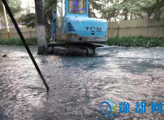 许昌市区供水主管道爆裂 市民用水受影响