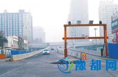 1月3日郑州农业路高架经三路上下桥匝道试通车