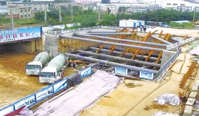 主塔墩承台混凝土浇筑完成 郑北大桥进入主塔施工阶段