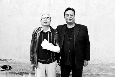  六旬老人帮邻居救火负重伤 谢绝万元医药费