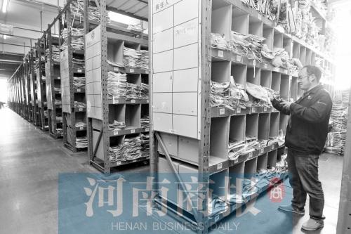 90后电商女客服的“双11”：1天接1000单 同时与几十人“聊天”