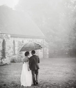 下雨能拍婚纱照吗 下雨天也能拍出唯美婚纱照