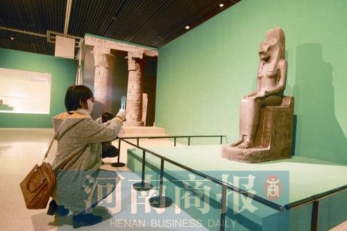  “金字塔·不朽之宫”古埃及文物展河南博物院展出 想知道距今2000多年的木乃伊胸口为什么放甲虫？