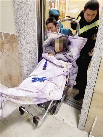 民警、消防、120联手20分钟生死营救轻生女