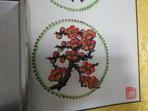 远看字字真切近看朵朵梅花 八十岁老人用腊梅创字