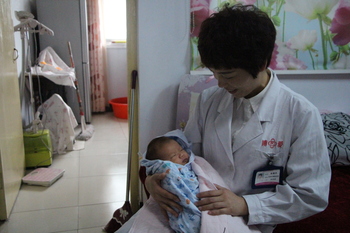 周口博爱妇科医院靠谱吗【报喜】找准病因 迎好孕—年轻夫妇求子梦圆博爱