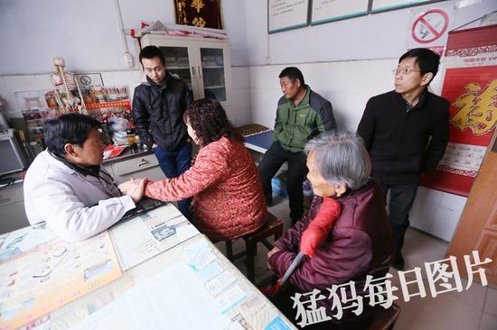 荥阳老人72岁仍坚持出诊 行医54年被誉为＂石洞中医＂