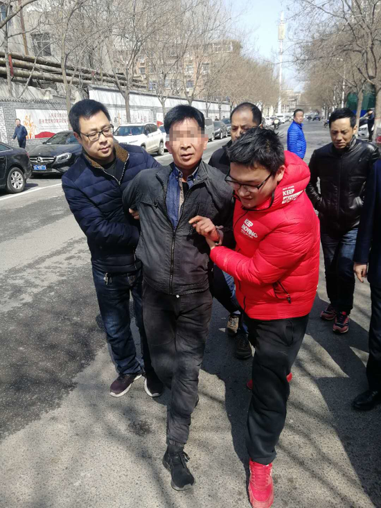  郑州警方抓获盗电动车团伙 23辆电动车等待主人认领