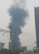 北京成寿寺一建筑工地冒烟起火 无人员伤亡