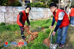 虞城高中学生志愿者到火车站开展义务清扫活动
