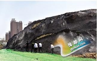  郑州扬尘治理效果显著 铺防尘网工地功不可没