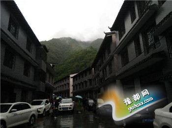 游客河南遭遇“冰火两重天” 昨日暴雨今日晴天